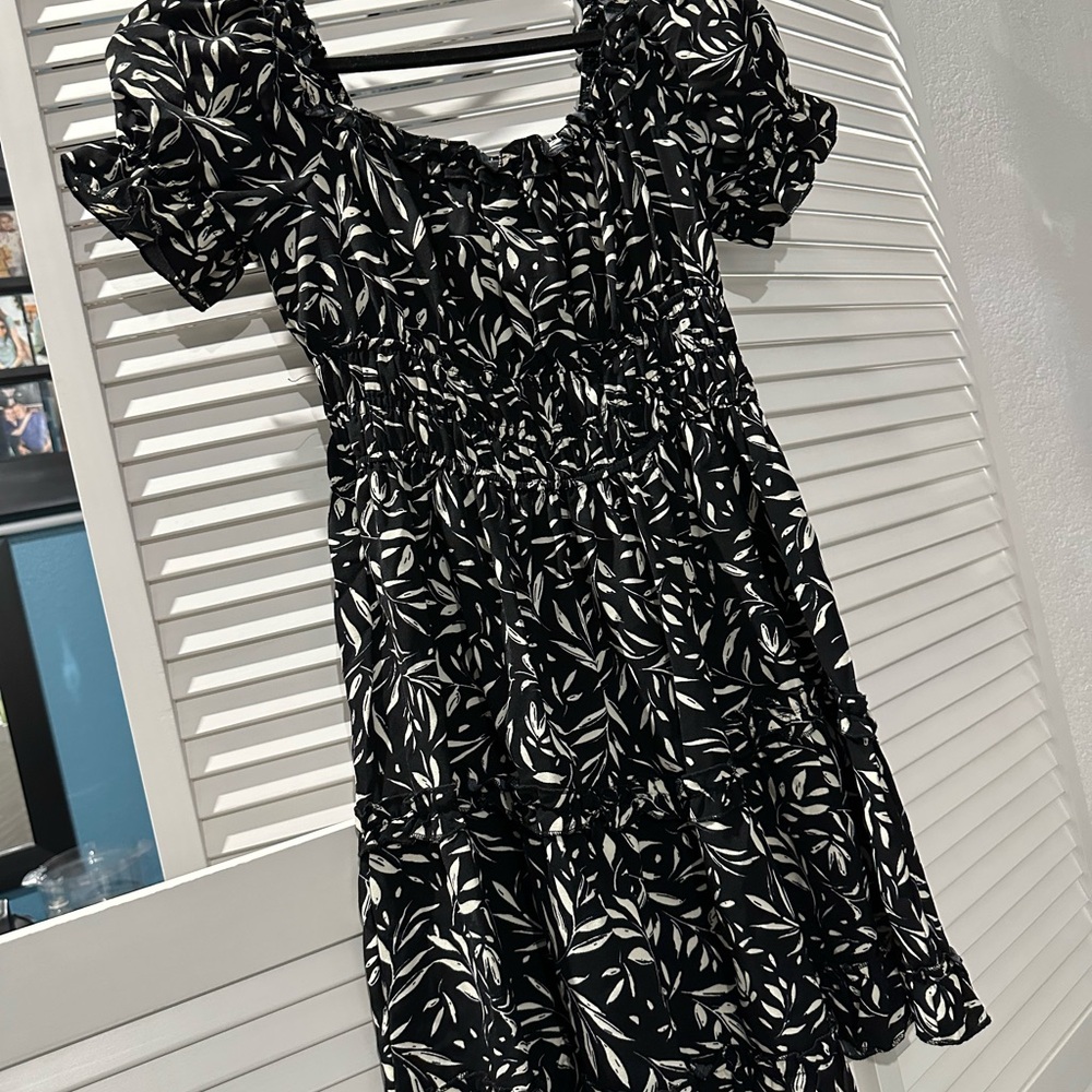 Black and White Leaf Print Women's Smocked Mini Dress
